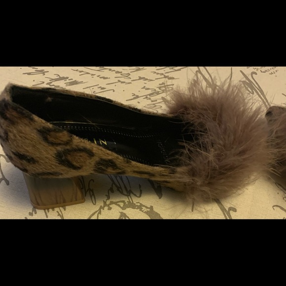 Woman’s stylish Shein animal print low pumps. Size 6. Never worn. - Picture 3 of 9